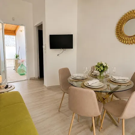 בית נופש Alemi Casa Moderna Vicino Al Mare *