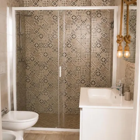 Alemi Casa Moderna Vicino Al Mare בית נופש טורה אובו